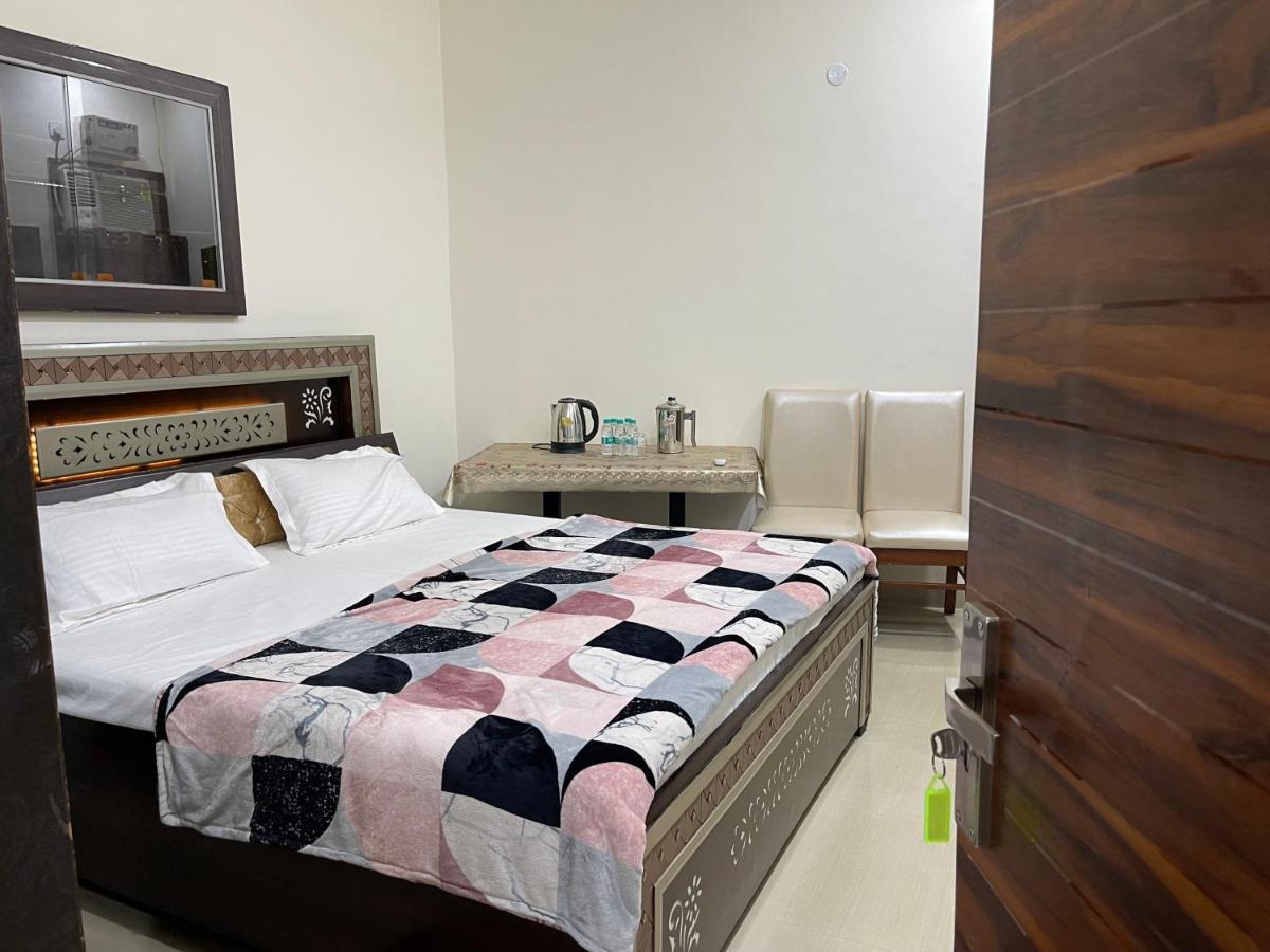 Homestay Comforts 500M From Amritsar Airport Luaran gambar