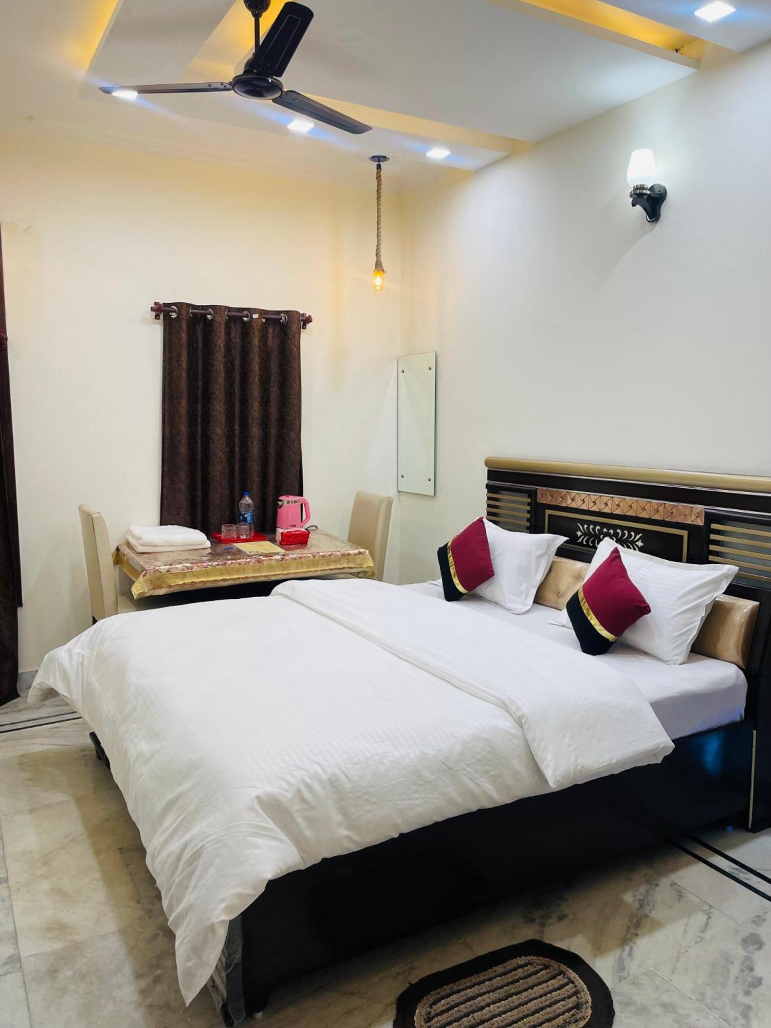 Homestay Comforts 500M From Amritsar Airport Luaran gambar